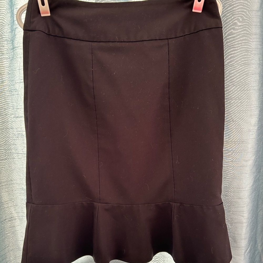 RW&CO - Sarah Black Pencil Skirt with Flounce Hem - size 6 - preloved